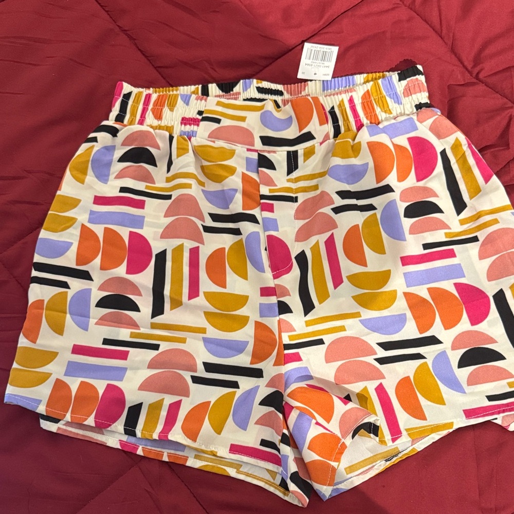 Timing Colorful Geometric Shorts